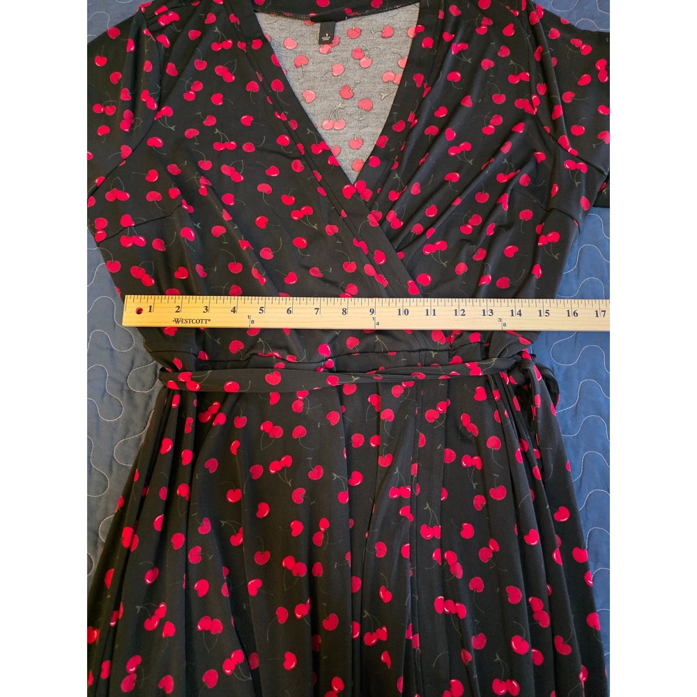 Torrid Cherry Print Faux Wrap Dress Size 1 Black Red Retro Pin Up Rockabilly - Picture 10 of 12